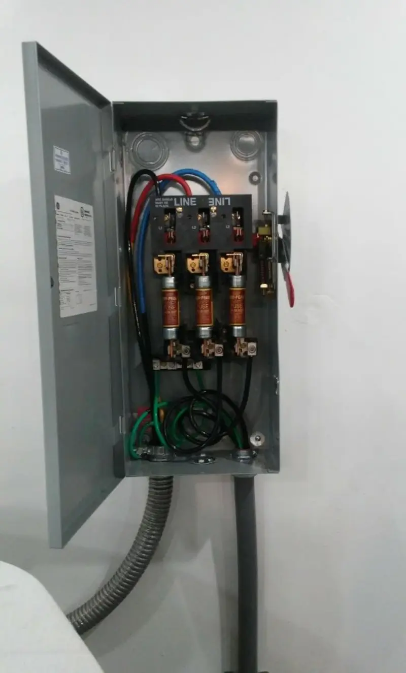 Three-phase disconnect switch installed for Electrical Wiring & Rewiring in Bethalto
